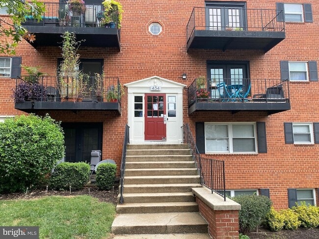 434 N Armistead St, Unit 202 in Alexandria, VA - Building Photo - Building Photo