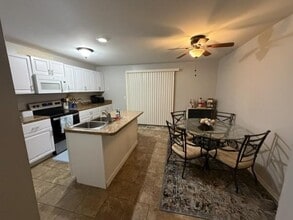 525 University Ave in Elyria, OH - Building Photo - Building Photo