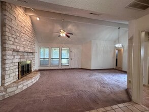 110 Puna Ln in Bastrop, TX - Building Photo - Building Photo