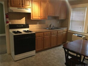 78 Rockwell Ave in Bristol, CT - Building Photo - Building Photo