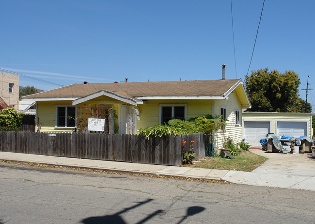 44-48 Hurst Ave in Ventura, CA - Building Photo - Building Photo