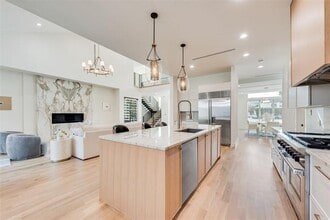 6411 Royal Ln in Dallas, TX - Building Photo - Building Photo