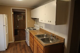 7973 Martha Rd in Millington, TN - Building Photo - Building Photo
