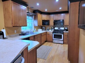 16840 Fairview Ct in Brookfield, WI - Building Photo - Building Photo