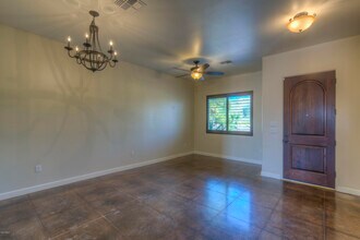 2617 E Captain Dreyfus Ave in Phoenix, AZ - Building Photo - Building Photo