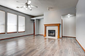 517 Lone Oak Dr in Norman, OK - Building Photo - Building Photo