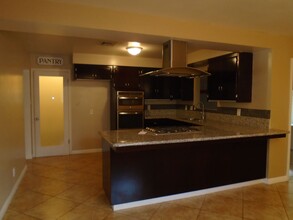 409 Pilot Ave in Bakersfield, CA - Foto de edificio - Building Photo