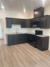 1606 W 5th St in Caldwell, TX - Foto de edificio - Building Photo