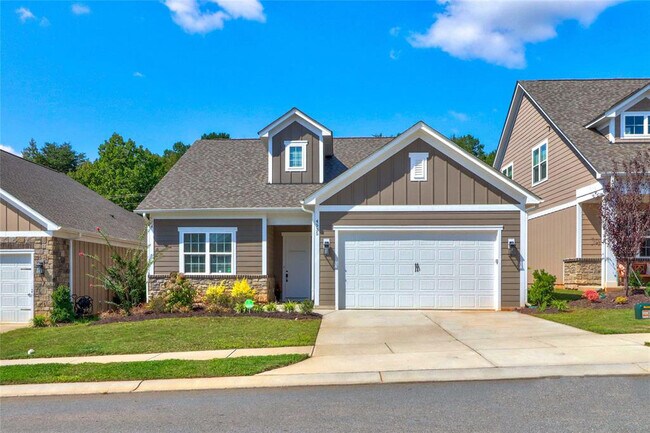 4535 Stellata Loop in Lake Norman of Catawba, NC - Building Photo - Building Photo
