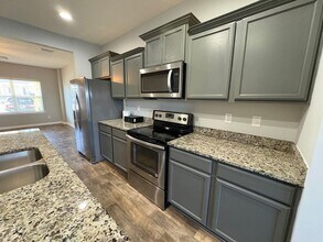 628 Bradburn Village Cir in Nashville, TN - Building Photo - Building Photo