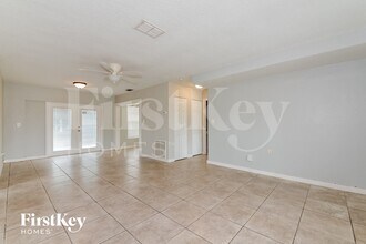 3806 Southern Pkwy W in Bradenton, FL - Foto de edificio - Building Photo