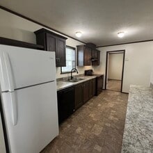 27 Crestwood Dr in Middletown, IN - Building Photo - Building Photo