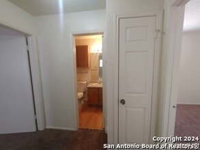 7202 Gaslamp Ln in San Antonio, TX - Building Photo - Building Photo