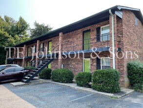 128 Weatherwood Ct-Unit -128 Weatherwood 18 in Winston-Salem, NC - Building Photo - Building Photo