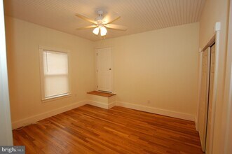 35 East Ave-Unit -APT 1 in Woodstown, NJ - Foto de edificio - Building Photo
