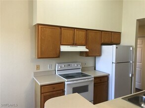 7985 Preserve Cir in Naples, FL - Foto de edificio - Building Photo