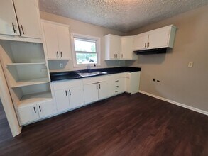 5707 Gateway Dr in Indianapolis, IN - Building Photo - Building Photo