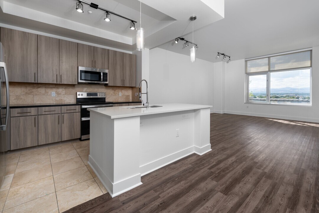 Acoma in Denver, CO - Foto de edificio