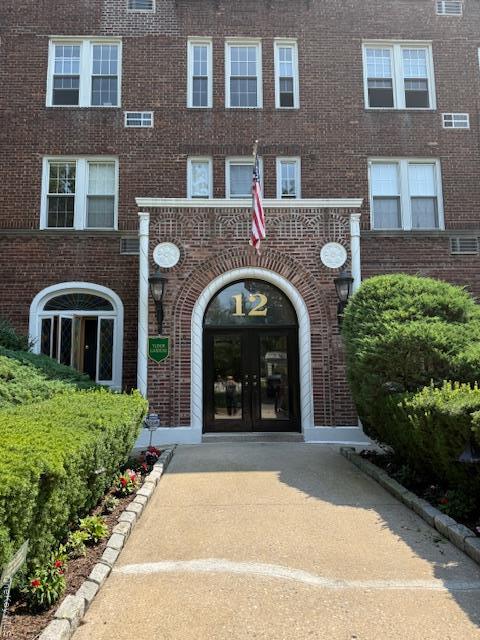 property at 12 Hamilton Pl
