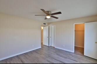 6810 W Pasadena Ave in Glendale, AZ - Building Photo - Building Photo