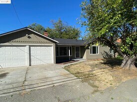 230 Cleaveland Rd in Pleasant Hill, CA - Building Photo