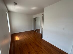 2333 Catharine St, Unit 4 in Philadelphia, PA - Foto de edificio - Building Photo