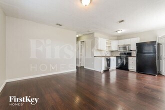 7706 Aviano Ave in Orlando, FL - Building Photo - Building Photo