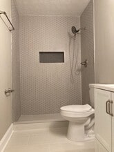 340 Winding River Dr, Unit H in Sandy Springs, GA - Foto de edificio - Building Photo