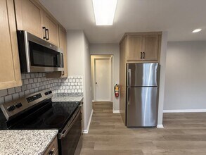 47 Bridge St in Lambertville, NJ - Building Photo - Building Photo