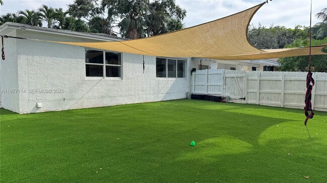 181 NE 121st St in North Miami, FL - Building Photo - Building Photo