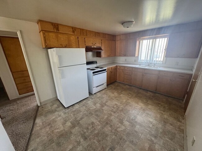 property at 418 Lola Ln