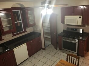 257 Chelten Ave in Philadelphia, PA - Building Photo - Building Photo