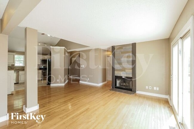 613 Valley View in Raymore, MO - Building Photo - Building Photo