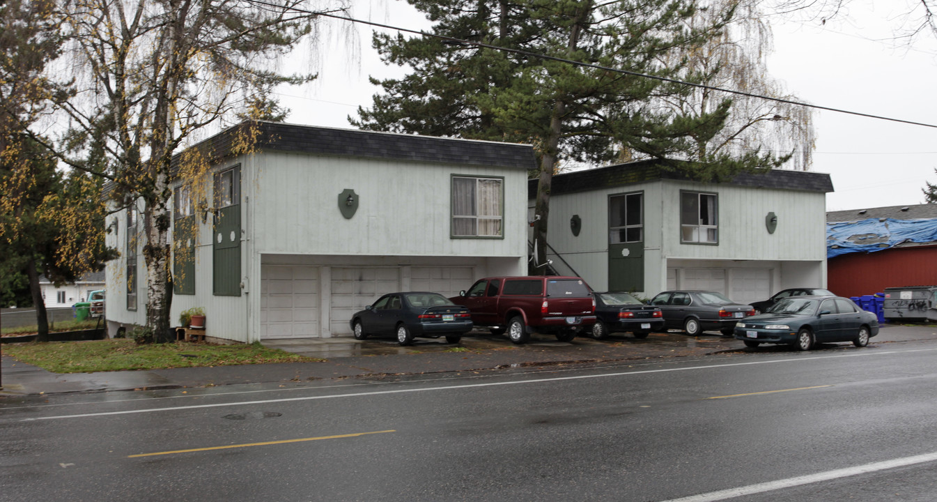 9516 N Calhoun Ave in Portland, OR - Building Photo