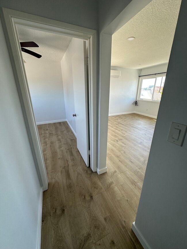 268 1/2 Oakford Dr, Unit None in Los Angeles, CA - Foto de edificio - Building Photo