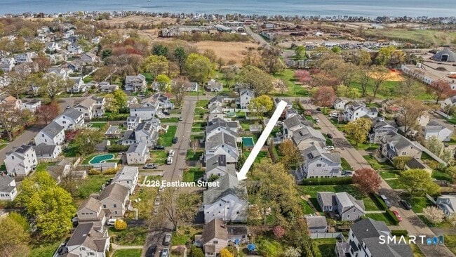 228 Eastlawn St in Fairfield, CT - Building Photo - Building Photo