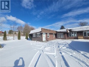 1580 Beaverdale Rd in Cambridge, ON - Building Photo - Building Photo