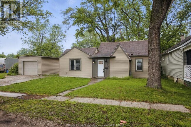 2226 Janette Ave in Windsor, ON - Building Photo - Building Photo