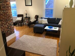 231 Harvard St, Unit 5 in Cambridge, MA - Foto de edificio - Building Photo