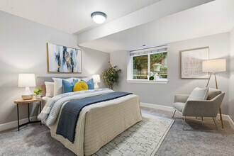 12325 NE 86th Way in Kirkland, WA - Foto de edificio - Building Photo