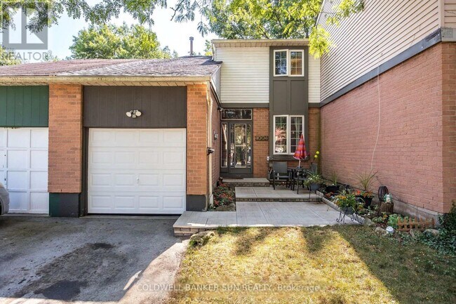 property at 1004 Elizabeth Pl
