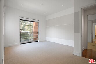 8788 Shoreham Dr in West Hollywood, CA - Building Photo - Building Photo