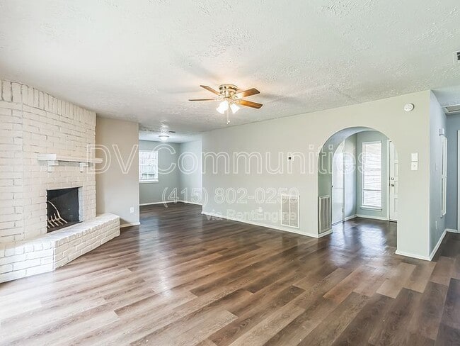 11823 Bee Ln in Houston, TX - Building Photo - Building Photo