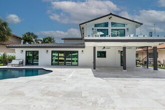 2447 SE 10th St in Pompano Beach, FL - Building Photo - Building Photo