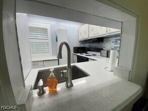 1700 Pine Valley Dr in Ft. Myers, FL - Building Photo - Building Photo