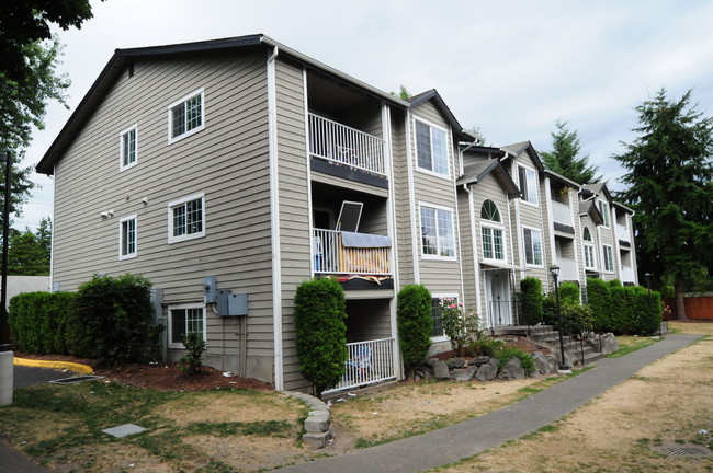 Victorian Woods in Des Moines, WA - Building Photo - Building Photo