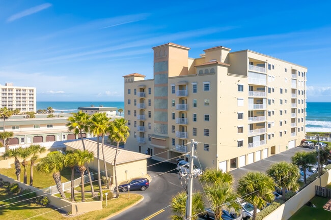 SANDY KAYE in Indialantic, FL - Foto de edificio - Building Photo