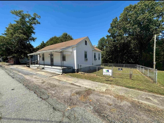202 Spring St in Union, SC - Building Photo - Building Photo