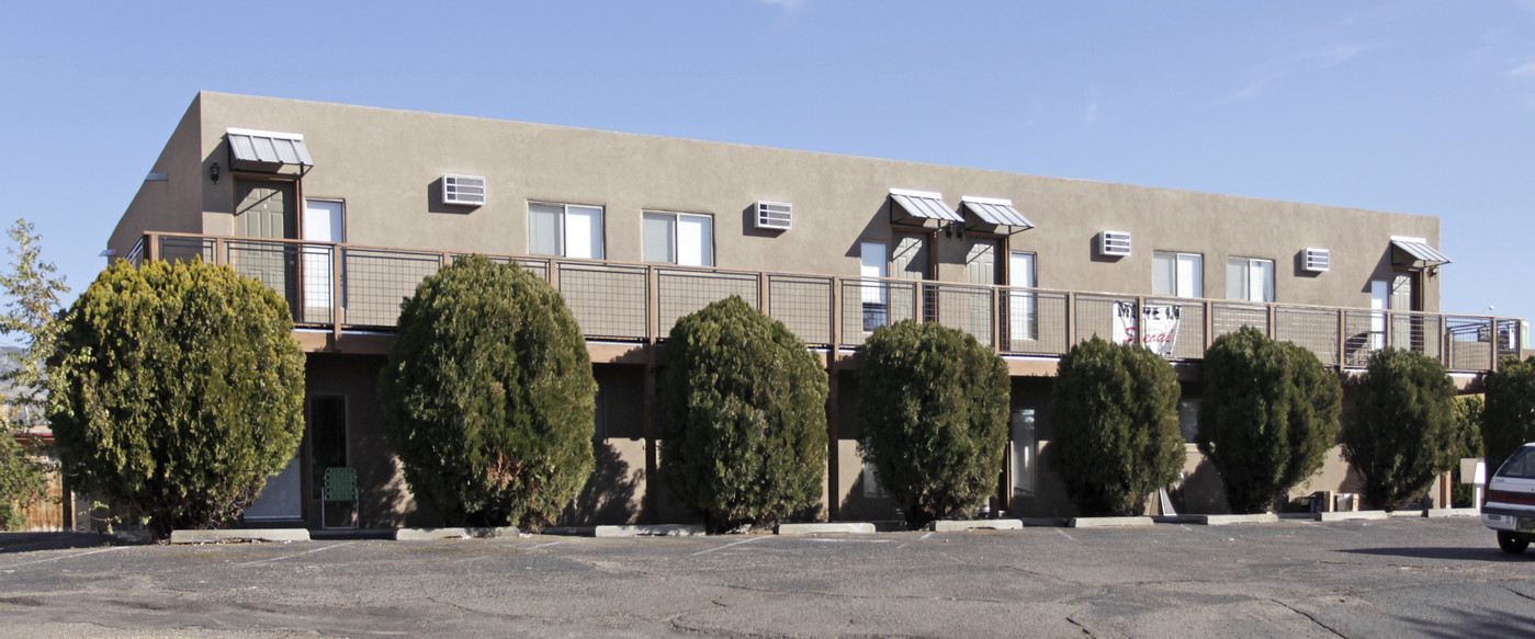 The Heights in Albuquerque, NM - Building Photo