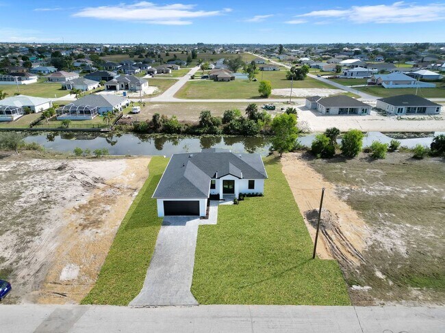 125 NW 24th Ave in Cape Coral, FL - Building Photo - Building Photo